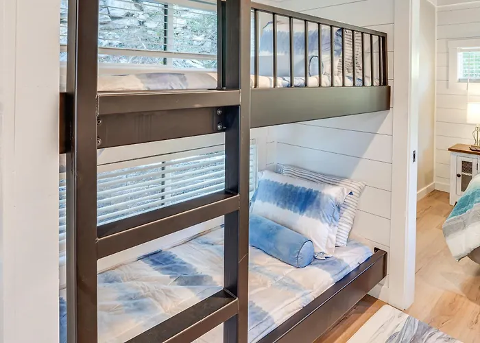 Deck, Grill & Pond: Modern Cookeville Gem