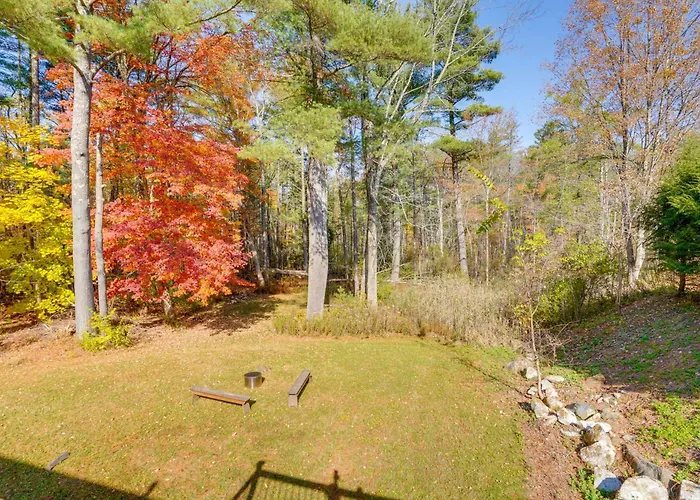 1 Mi To Dtwn: Cottage W/ Large Yard In Stockbridge