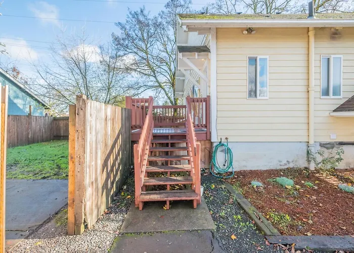 5 Bedroom House Cheerful Bungalow With Ac Pet Friendly