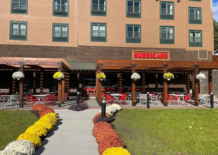 Great Escape Lodge & Indoor Waterpark