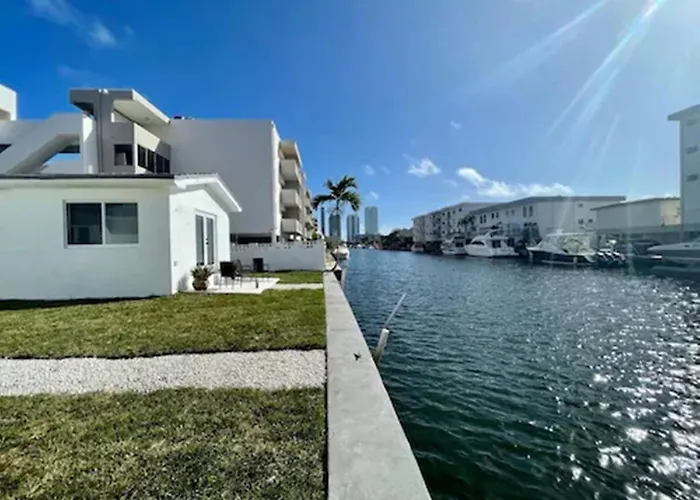 Casa Canal
