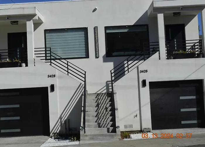 Modern Furnished 2Br 2Ba Oakland With Private Parking, Smart Lock & Ac