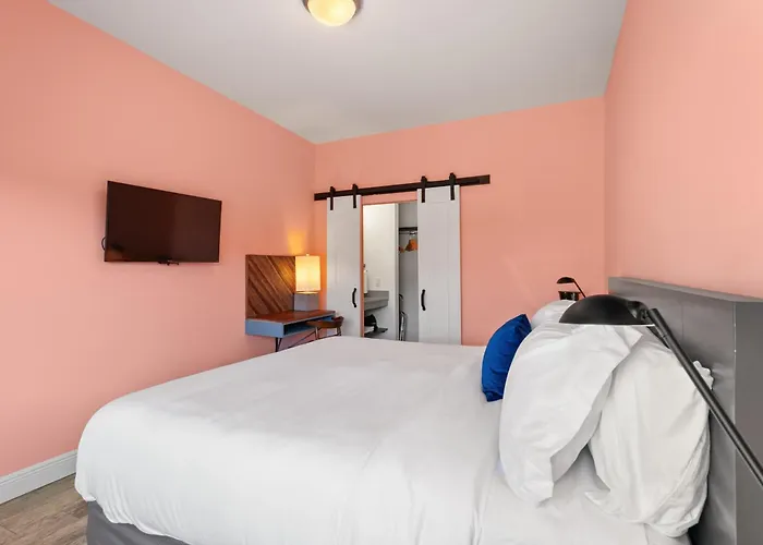 The Iris Motel