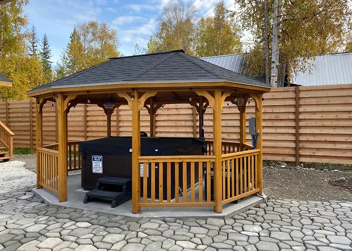 Talkeetna Log Cabin With Hot Tub Unit 2