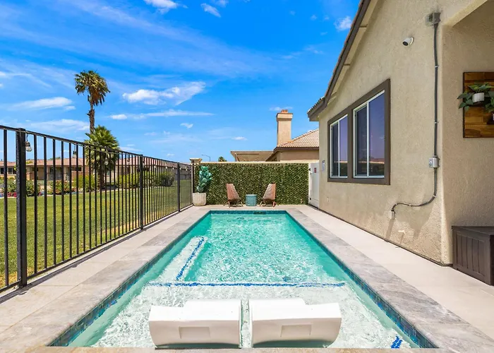Indio Oasis House | Pool, Pickleball & Golf