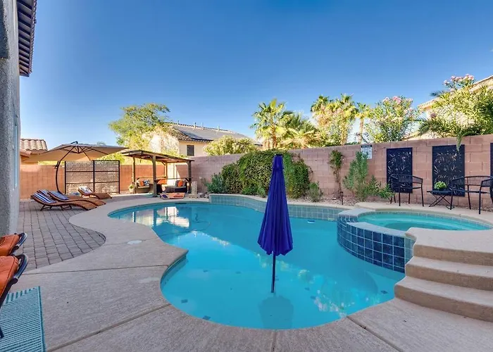 6Br Luxe Vegas Villa • Heated Pool, Spa & Games