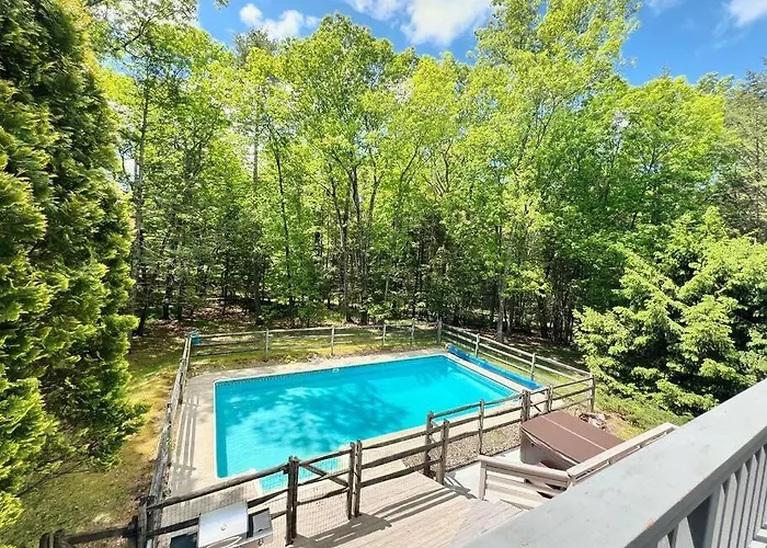 Luxury Woodstock Retreat Hot Tub And Heated Pool