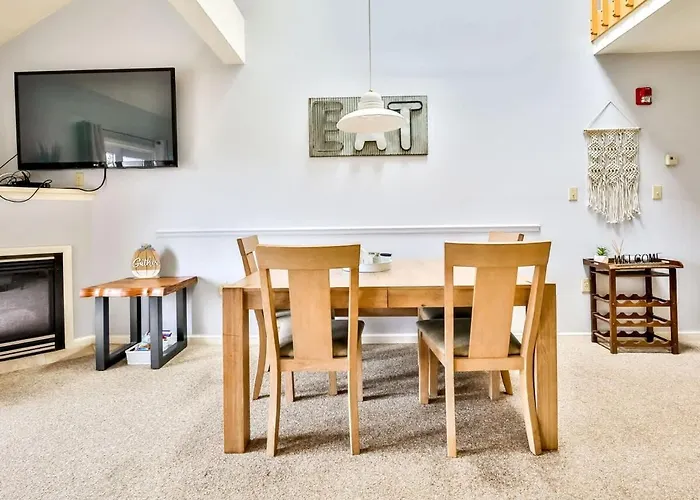 Spacious 3 Bedroom Condo Steps Away From Slopes