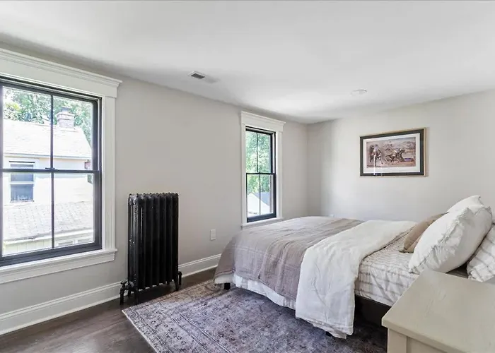 Charming Newly Renovated House Next Door To Track