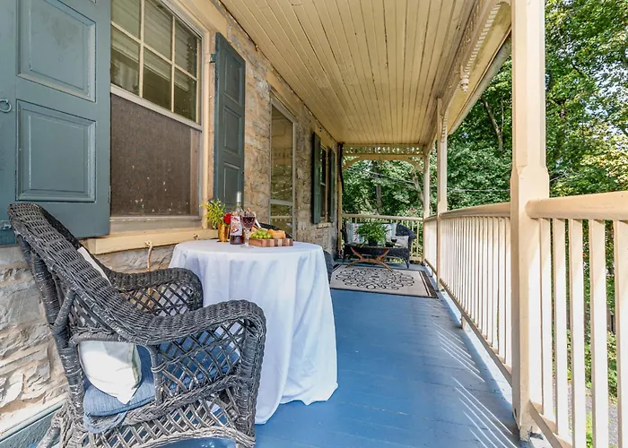 Fallen Tree Farm Bed And Breakfast