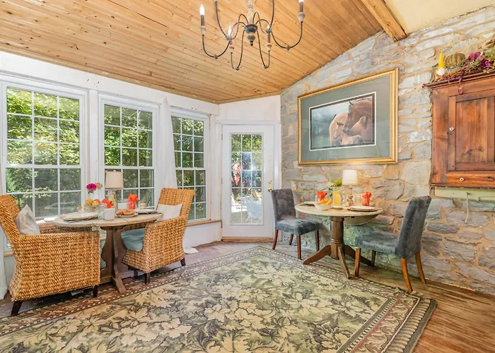 Fallen Tree Farm Bed&Breakfast