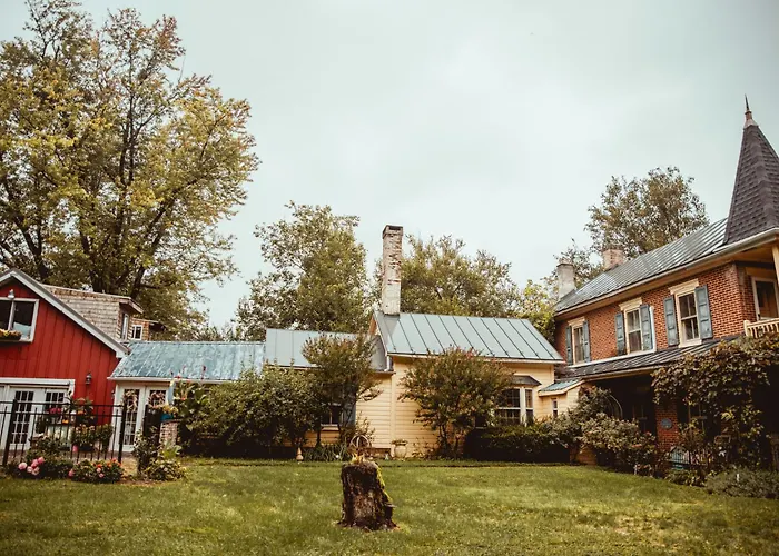 Fallen Tree Farm Bed And Breakfast
