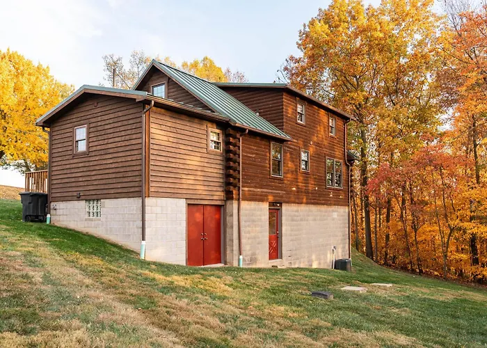 Maple Leaf Cabin