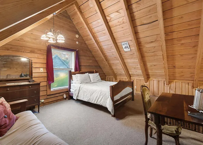 Gorgeous Log Cabin - Wineries, Dan River, Hiking