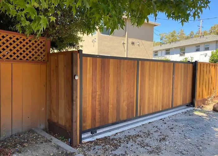 4 Stanford! Furnished Apartment, Gated Parking, Laundry