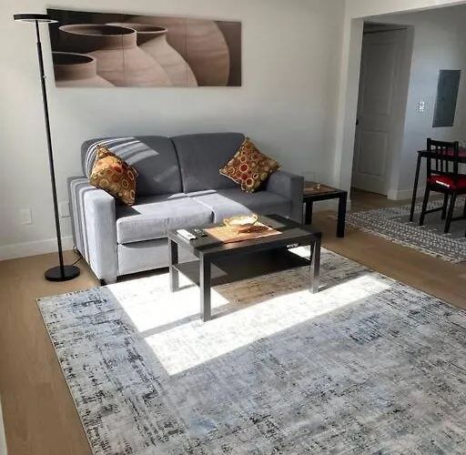 4 Stanford! Furnished Apartment, Gated Parking, Laundry