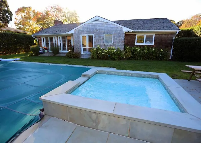 Modern Comfy Retreat Patio Outdoor Salt Hot Tub