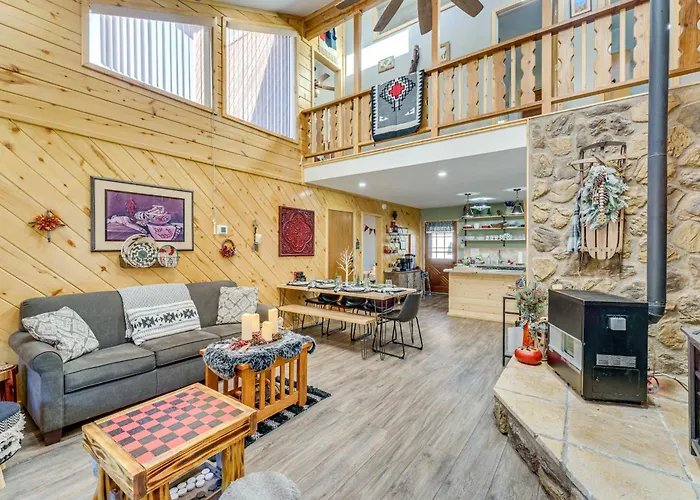 < 1 Mi To Skiing: Family-Friendly Red River Haven