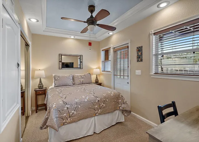 Zen Oasis Chic 1Bd Steps To Dtsp