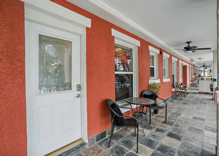 Zen Oasis Chic 1Bd Steps To Dtsp