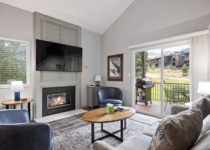 Red Pine Canyons- Short Walk To Ski Lifts With A Private Balcony And Grill