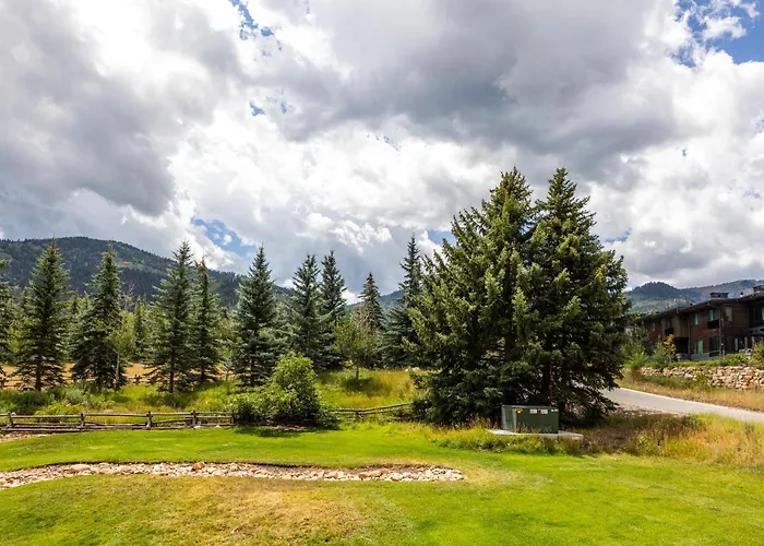 Red Pine Canyons- Short Walk To Ski Lifts With A Private Balcony And Grill