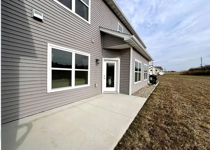 Central Cedar Falls Townhome - King Beds!