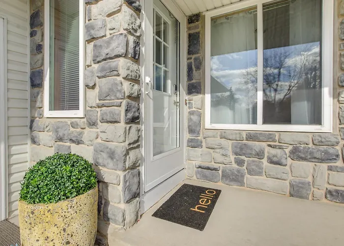 Near Medical Corridor: 'Whimsy Wisconsin' Duplex
