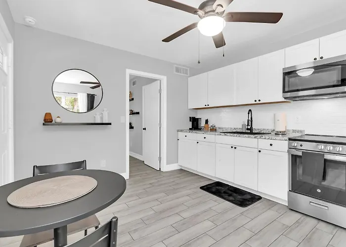 Modern Cuartito Near Winter Park