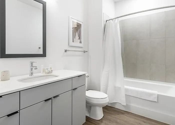 Landing At The Residences At Sawmill Station - Studio In Downtown Morton Grove