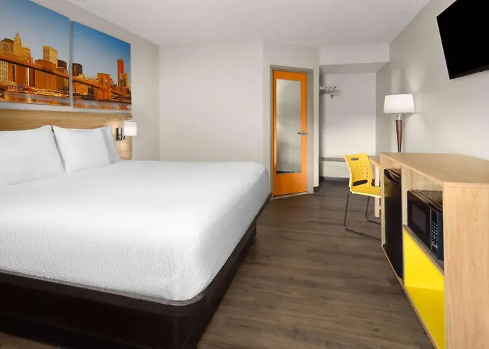 Days Inn & Suites By Wyndham Albany