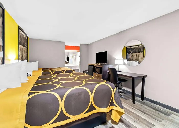 Super 8 By Wyndham Paragould