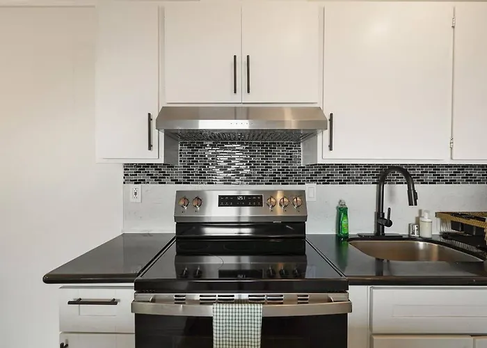 Mountain View 2Br 1 Bath Retreat With Private Lanai