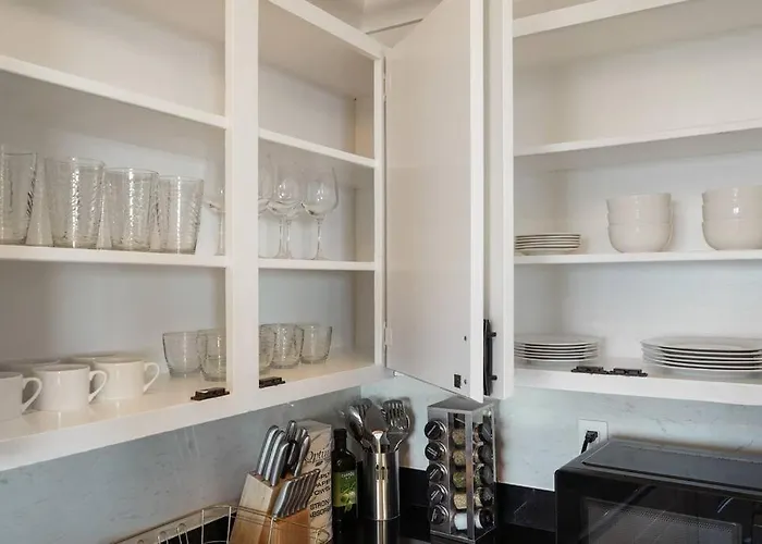 Mountain View 2Br Retreat With Private Deck