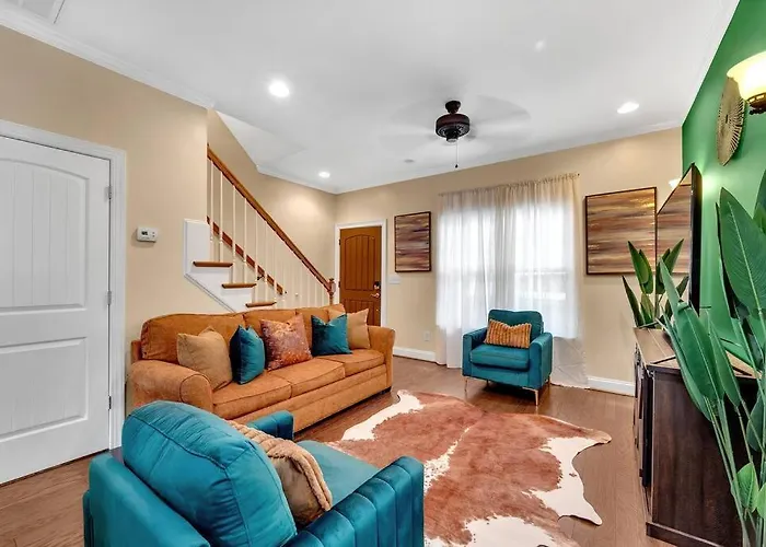 Cozy 2B Townhouse - Hot Tub