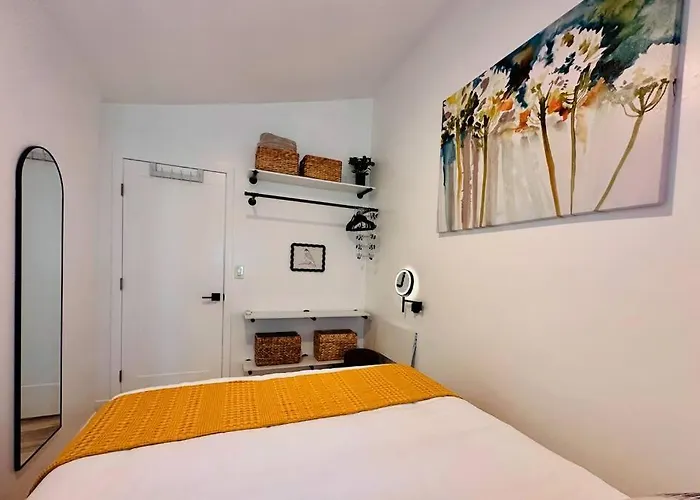 Casa Agave, 2 Bedroom, 1 Bath Guest House, With 3 Beds & Game Room