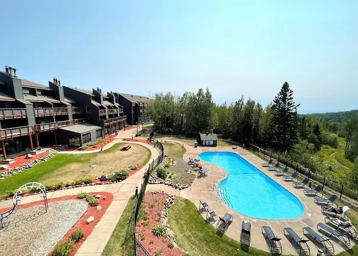 Lutsen Mtn Ski-In/Ski-Out Studio | Lake & Mtn View
