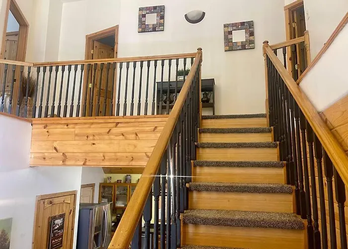 Cabin 7 Sleeps 8 Beautiful Boulder Bay, Big Bear