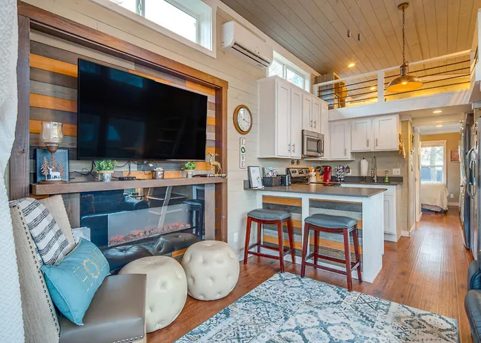Tiny Home In Flat Rock: Easy Access To I-26!