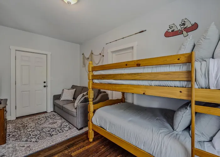 The Grand Castalian Inn Bed And Breakfast