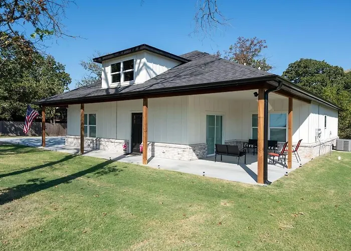 Unique Connected Two Side Home For Groups!