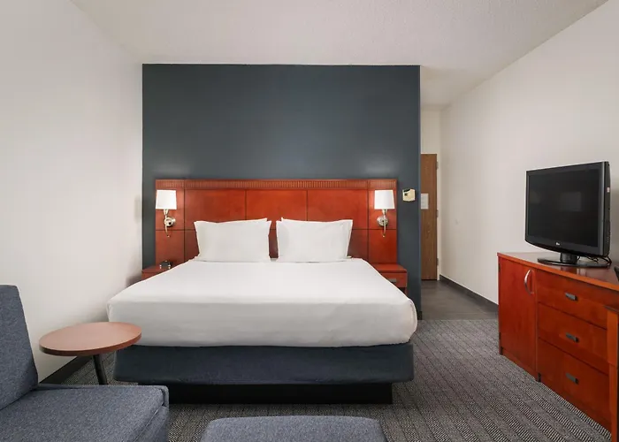 Courtyard Melbourne West