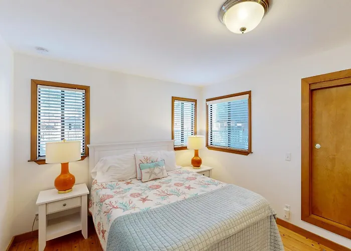 Stroll To Shore: Stinson Beach Gem W/ Hot Tub