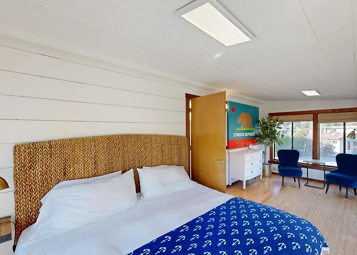 Stroll To Shore: Stinson Beach Gem W/ Hot Tub
