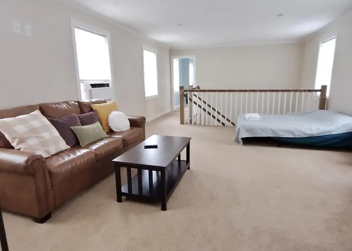 Backwoods Family Getaway! 3 Bedroom House!