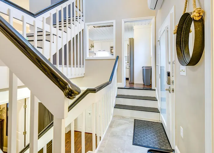 Gilford Townhome W/ Lakefront Beach & Pool Access!