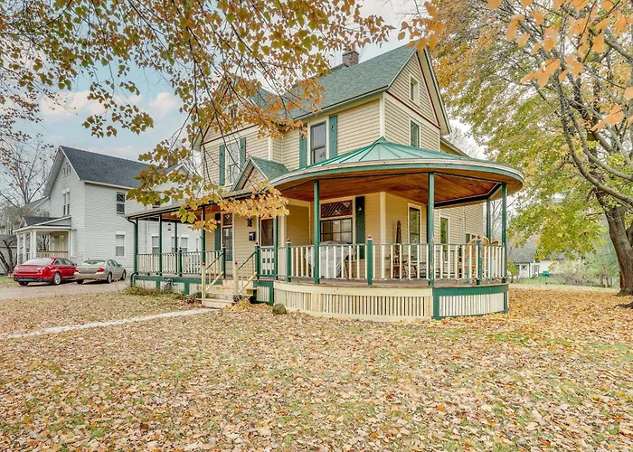 Eau Claire Retreat: Close To Campus & Dtwn!