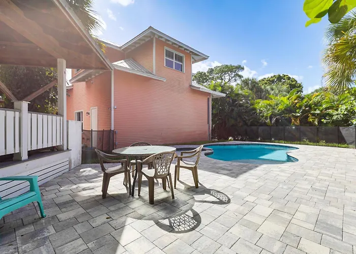 Palm City Home W/ Pool & Florida Room - Near Golf