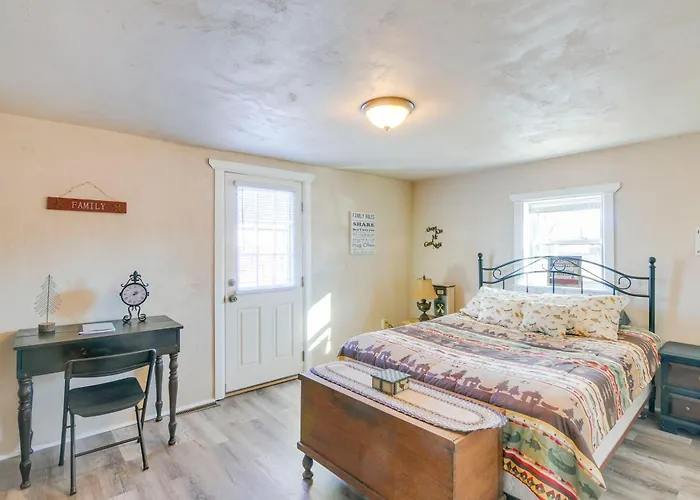 Downtown Del Norte Home Near Hiking & Fishing!