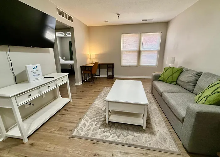 Cozy Aksarben Living-Close To I-80 & Wfh Desk